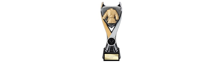 WOLVERINE MARTIAL ARTS RESIN TROPHY - 3 SIZES - 16CM - 20CM WOLVERINE MARTIAL ARTS RESIN TROPHY - 3 SIZES - 16CM - 20CM